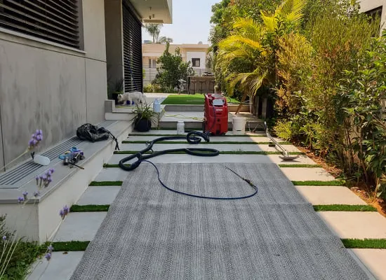How to Clean a White Rug