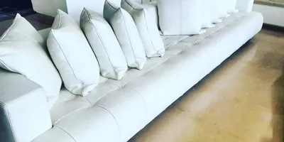 ספה מעור לבן לאחר ניקוי
